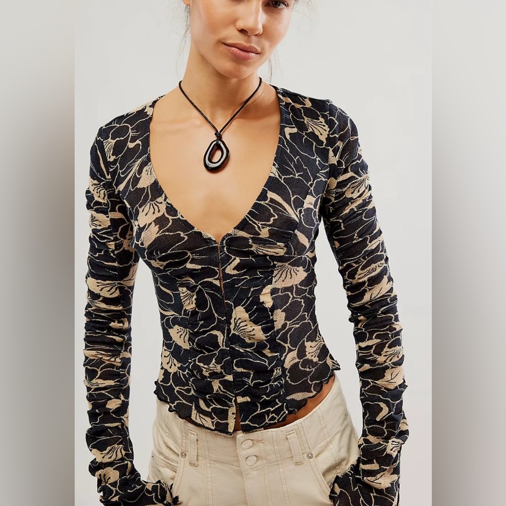 FREE PEOPLE Through The Meadow Top Black Floral Size XS